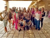 صور.. الجيزة تستقبل السائحين بالورود فى اليوم العالمى للسياحة