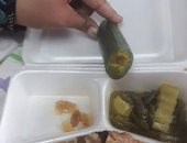 ‎قارئ يشارك بصورة طعام "فاسد" للمرضى بمستشفى فى بنها