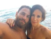 نيكولا معوض يحتفل بخطوبته على الفنانة لارا رين