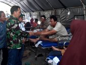 صور.. السلطات الإندونيسية تتفقد موقع الزلزال و تسونامى فى جزيرة سولاويزى