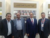 محافظ البنك المركزى الأردنى ونائب رئيس الوزراء الأسبق يزوران جناح مصر بـ عمان