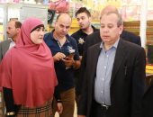 فيديو.. محافظ كفرالشيخ يتفقد حركة البيع والتخفيضات على السلع بالمعرض الدائم