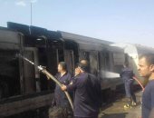 صور.. نشوب حريق بقطار داخل محطة أبو كبير فى الشرقية