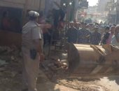 ضبط 24 توك توك غير مرخص وإزالة 86 يافطة إعلانات مخالفة بحملة مكبرة بشبين القناطر