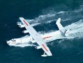 أكبر طائرة برمائية فى العالم تجتاز أول هبوط سريع على المياه بالصين