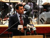 وزير الرياضة يطمئن على استعدادات الأهلى للنهائى الأفريقى