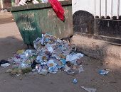 قارئ يشكو من انتشار القمامة والتوك توك أمام المدارس بمحافظة سوهاج  