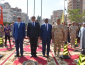 محافظ الغربية يضع إكليل زهور على النصب التذكارى فى ذكرى نصر أكتوبر