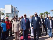 محافظ البحر الأحمر يضع إكليل زهور على النصب التذكارى احتفالا بذكرى نصر أكتوبر