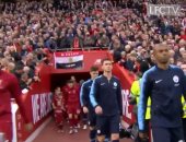 شاهد.. جماهير ليفربول تستقبل محمد صلاح بـ"علم مصر " في مباراة مان سيتي