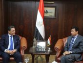 هموم الشباب وأحلام الرياضيين فى جلسة عبد الرحيم علي وأشرف صبحي