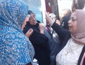 صور .."القومى للمرأة " بالإسكندرية يشارك فى حملات التوعية لمبادرة القضاء على "فيروس سى"