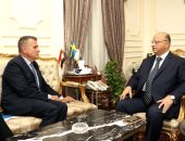 محافظ القاهرة يستقبل سفير السويد لبحث التعاون