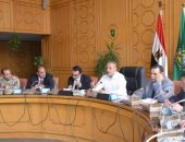 محافظ الإسماعيلية يؤكد على سرعة الانتهاء من برنامج احتفالات المحافظة بالعيد القومى