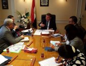 وزير قطاع الأعمال العام يتابع موقف مشروعات شركة مصر للألومنيوم بنجع حمادى