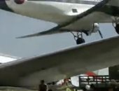 طائرة تهبط بشكل مخيف وتكاد تصطدم بأخرى فى كولومبيا .. فيديو وصور