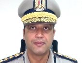 صور.. مرور الوادى الجديد يستكمل مبادرة "كلنا واحد" بتجهيز مطويات إرشادية للمواطنين