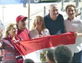 علم مصر فى يد الأجانب من أجل عيون صلاح فى مدرجات السلام