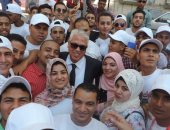  مدير أمن البحيرة يشارك شباب مبادرة "شارك ونظف"