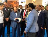 حاكم الشارقة ووزير التعليم يشيدان بجناح مجلس حكماء المسلمين بمعرض فرانكفورت للكتاب