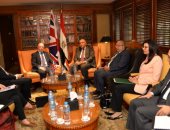 سامح شكرى يلتقى بوزير الدولة البريطانى لشئون الشرق الأوسط.. صور