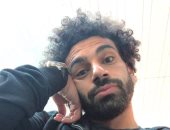 شاهد محمد صلاح داخل مطار القاهرة قبل مغادرته إلى ليفربول