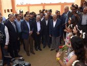 رئيس الوزراء يصل الدقهلية ويستهل زيارته بمدرسة ميت غمر الصناعية 