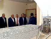 صور.. "رئيس الوزراء يزور الدقهلية".. تكليف رئيس هيئة الأبنية التعليمية بسرعة تخفيض كثافات الفصول.. مصطفى مدبولى يطمئن علي توافر الأنسولين بمستشفى المنصورة.. ومواطنة تشكو من عدم وجود مكان للغسيل الكلوى