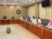 سكرتير عام المنوفية يعقد اجتماعا لبحث خطة المحافظة لتطوير شبكات الكهرباء