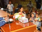 محافظ أسوان يخصص أتوبيس لنقل الطلاب المكفوفين ودراسة تظلمات 10 آلاف مواطن