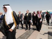 صور.. وزير الخارجية الأمريكى يصل إلى العاصمة السعودية الرياض