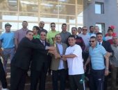 سكرتير عام الوادى الجديد يتسلم شعلة الاتحاد المصرى للثقافة الرياضية