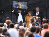 صور.. تكريم شعبى ضخم لنجم فرنسا مبابى بمسقط رأسه