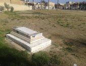 شاهد.. القمامة تحوط قبر الإمام أبو جعفر الطبرى فى بغداد