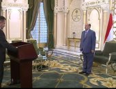 رئيس الوزراء اليمنى الجديد يؤدى اليمين الدستورية أمام عبد ربه منصور هادى  