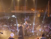 صور .. فريق "إيجيبشن بروجيكت" يحي أولى فقرات حفل الجامعة الكندية