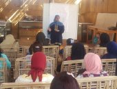 البيئة تنفذ أنشطة توعوية لطالبات "محو الأمية" للتعريف بالتنوع البيولوجى