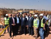 الخشت يتفقد مشروع الجامعة الدولية ويؤكد: الأمل إلى عصر جديد بمواصفات عالمية