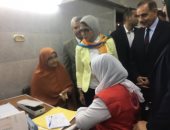 فيديو وصور .. وزيرة الصحة تتفقد حملة الرئيس للقضاء على فيروس سى بأسيوط 