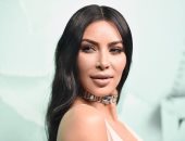فى عيد ميلادها الـ38.. كم مرة رفعت كيم كاردشيان شعار "كل ما تتزنق اقلع" 