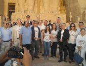 صور.. 4 وزراء يلتقطون الصور التذكارية فى احتفالية تعامد الشمس