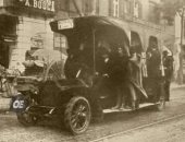 معلومة × صورة.. شاهد "شعبطة" الركاب فى موتورباص نمرة 6 عام 1909