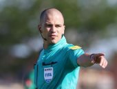 صور وفيديو.. الصافرة الرابعة للحكم" جوميز" بمواجهات الأهلى الأفريقية