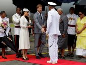 صور.. الأمير هارى وميجان ماركل يصلان فيجى فى أول زيارة ملكية منذ 2006