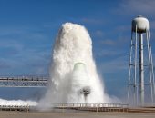 النافورة العملاقة.. ناسا تطلق 1.7 مليون لتر ماء لتبريد منصة إطلاق صاروخ
