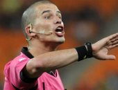 فيديو.. كاريزما الحكم جوميز سر سيطرته على مواجهة الأهلى ووفاق سطيف