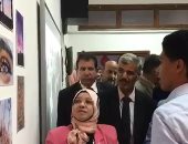 رئيس جامعة العريش يفتتح معرضا فنيا لطلاب فى الثانوية العامة..فيديو