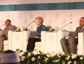 صور.. محاضرة بالجامعة الامريكية: ابن رشد أضفى صبغة إسلامية على الفلسفة