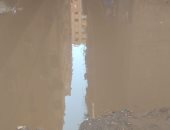 أهالى الهرم يشتكون من كسر ماسورة مياه فى شارعين بالمنطقة