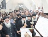 صور.. مسلمون ومسيحيون يشيعون جثمان شيخ كهنة إيبارشية الأقصر